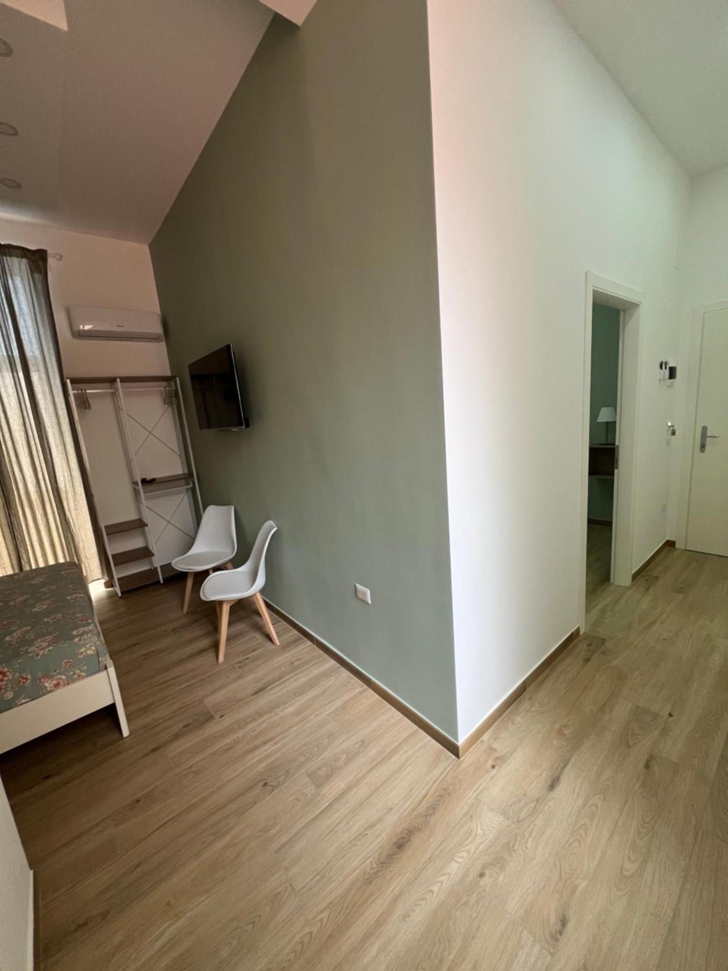 Vpm Rooms Central Train Station Наполи Екстериор снимка